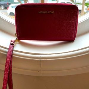 Michael Kors zip wallet